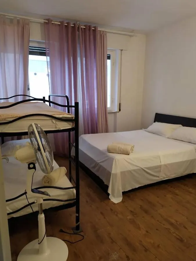 Camera Grande Rosa Apartamento Pisa