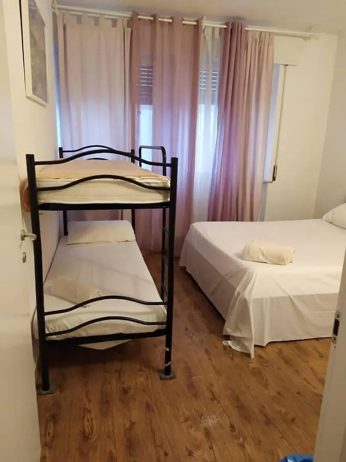 Camera Grande Rosa Apartment Pisa Homestay