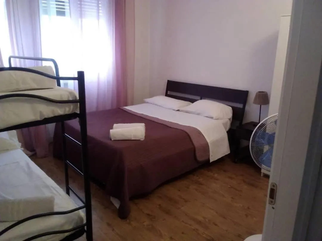 Camera Grande Rosa Apartment Pisa Italy