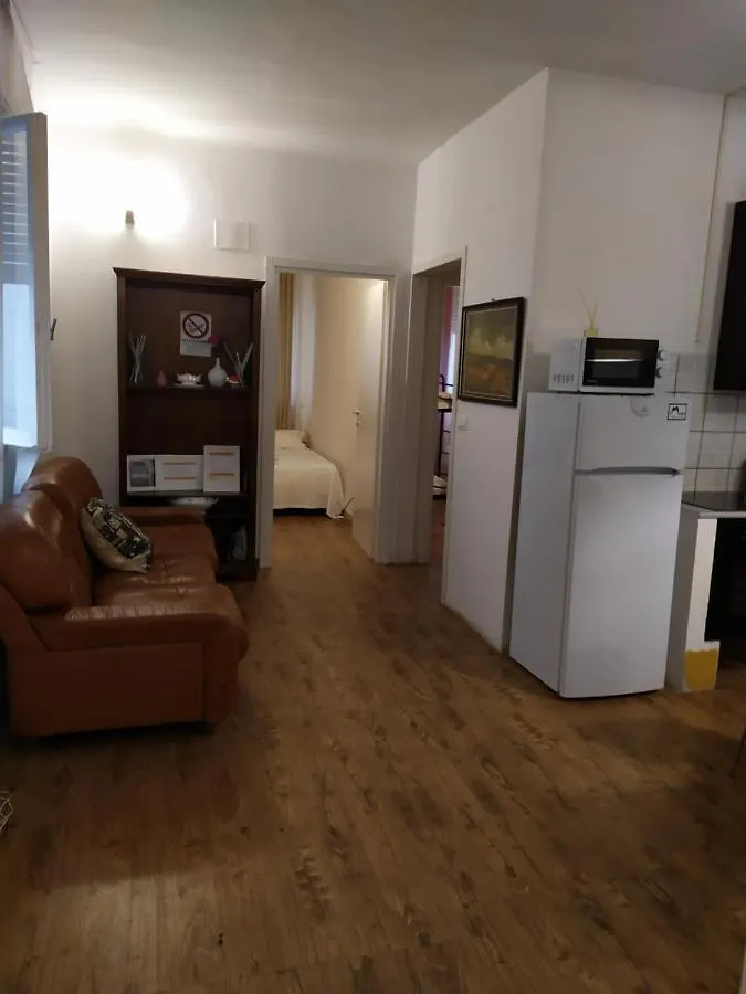 Camera Grande Rosa Apartment Pisa