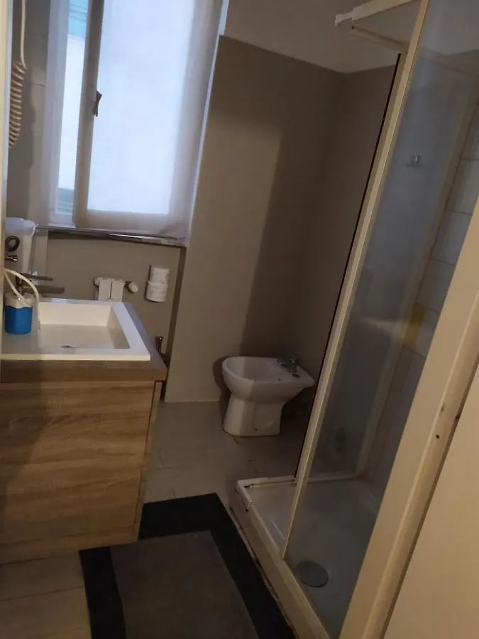 Homestay Camera Grande Rosa Apartment Pisa